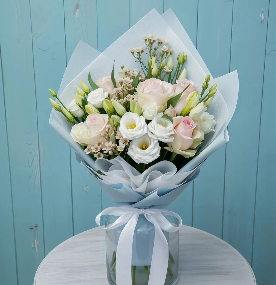 Букет цветов из: Розы и Лизиантусы в Растуново