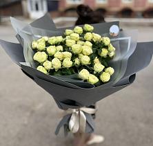 Букет Белые кустовые розы Солинеро в Растуново