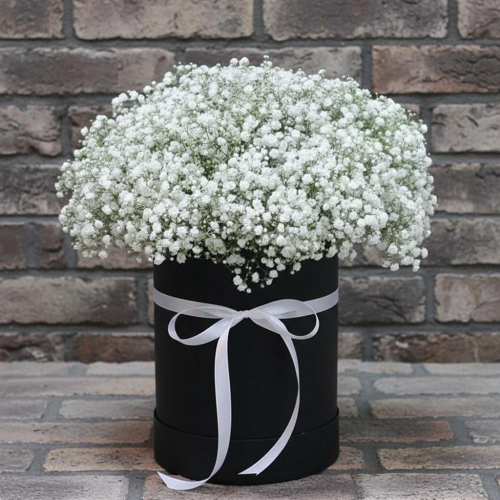 Цветочная композиция из Гипсофила в шляпной коробке в Растуново