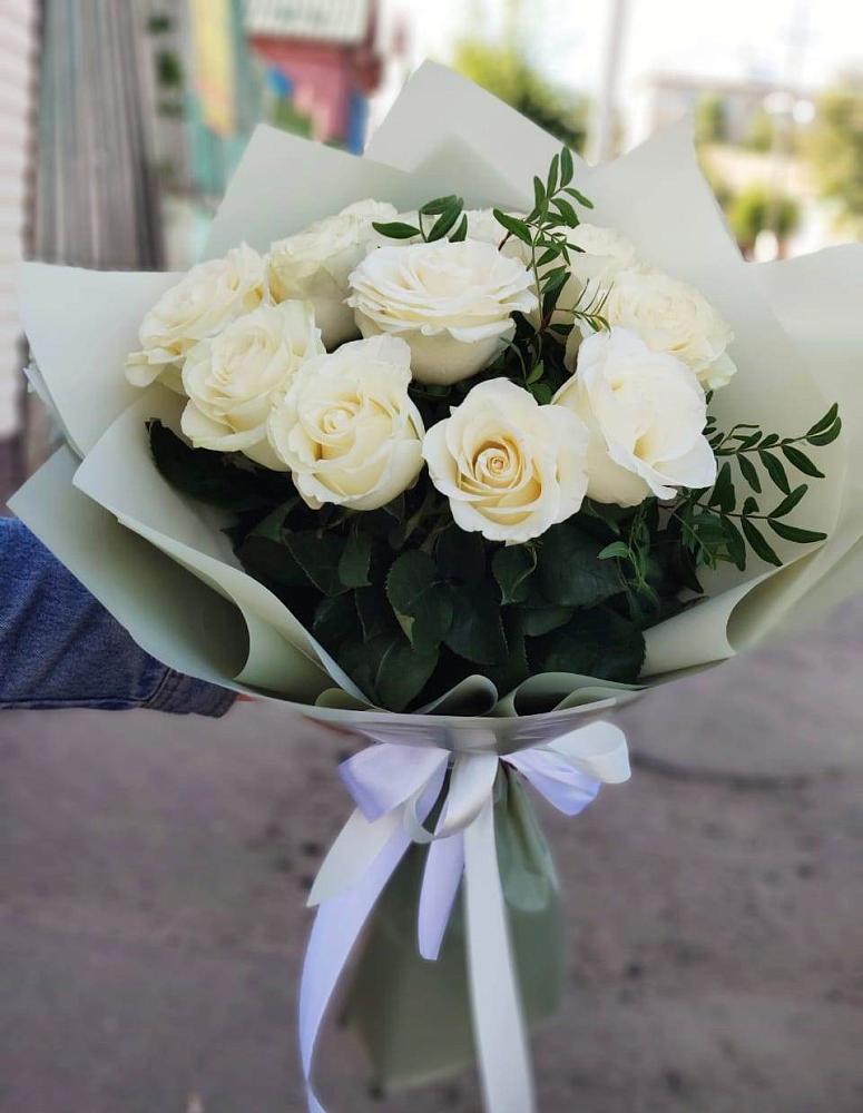 Букет Белые розы Проуд в Растуново