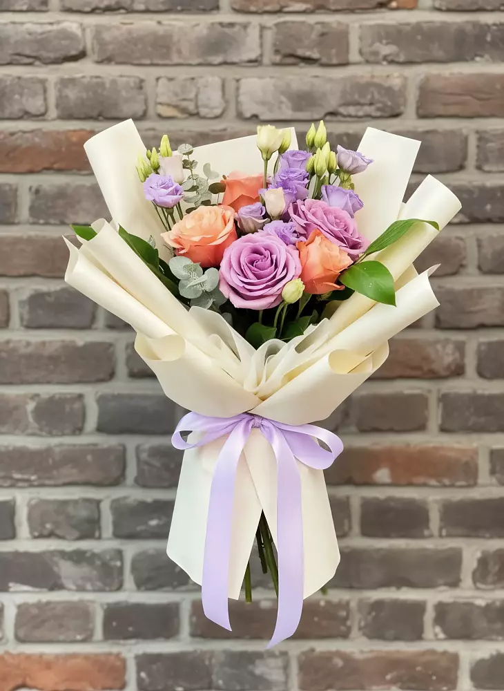 Букет цветов из: Лизиантусы и Розы в Растуново