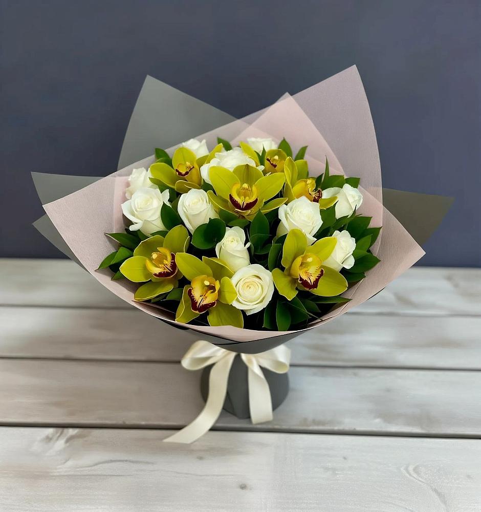 Букет цветов из: Орхидеи и Розы в Растуново