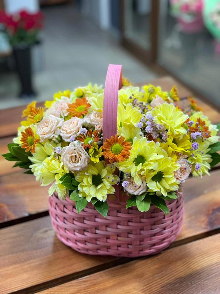 Цветочная композиция из Хризантемы и Розы в корзине в Растуново