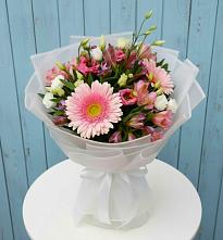Букет цветов из:  Герберы, Альстромерии и Лизиантусы в Растуново