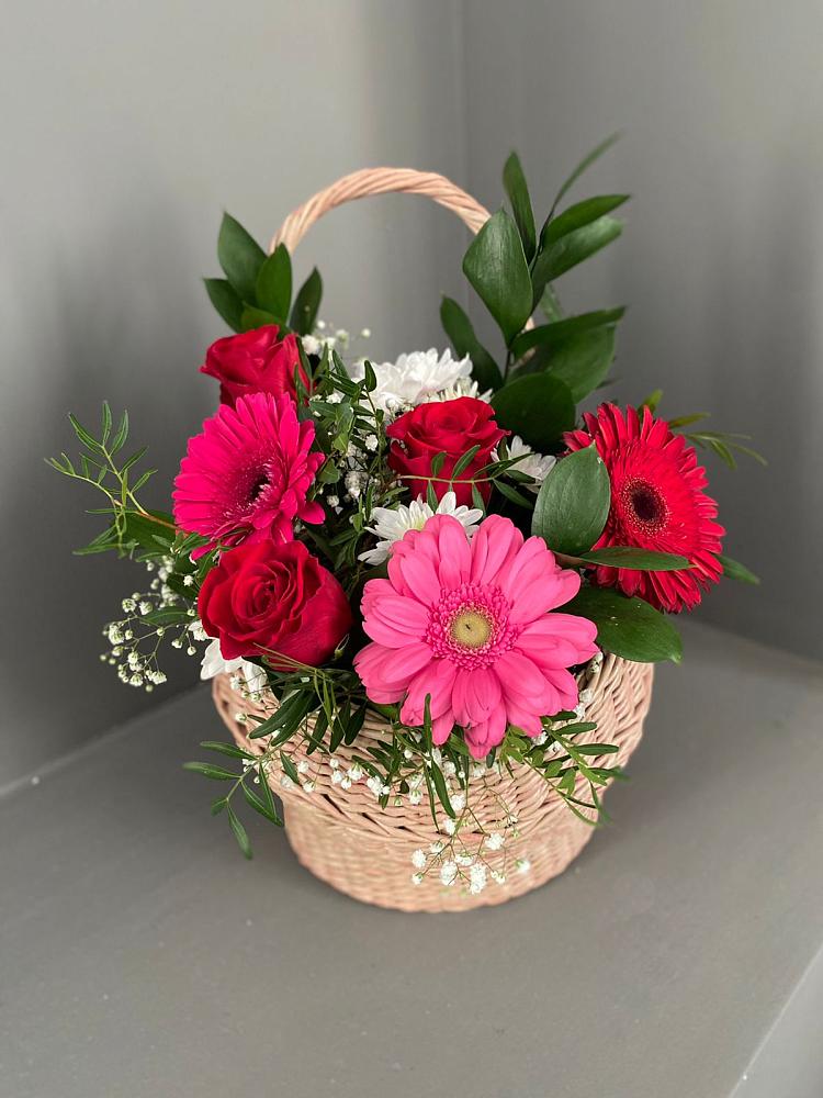Цветочная композиция из Розы, Хризантемы и Герберы в корзине в Растуново
