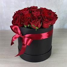 Цветочная композиция из Розы в шляпной коробке в Растуново