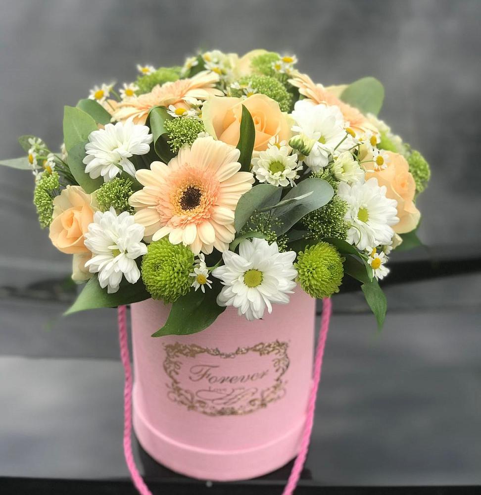 Цветочная композиция из Розы, Герберы и Хризантемы в шляпной коробке в Растуново