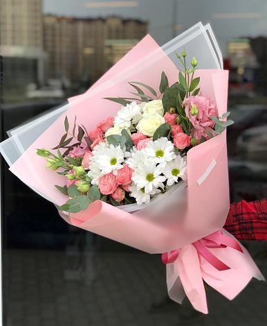 Букет цветов из: Розы, Лизиантусы и Хризантемы в Растуново