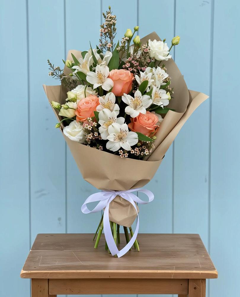 Букет цветов из: Альстромерии, Лизиантусы, Розы и Хризантемы в Растуново