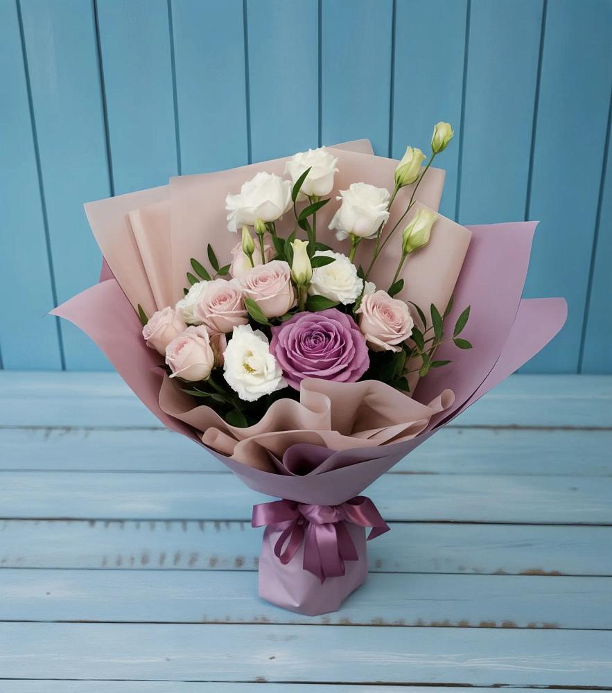 Букет цветов из: Розы и Лизиантусы в Растуново